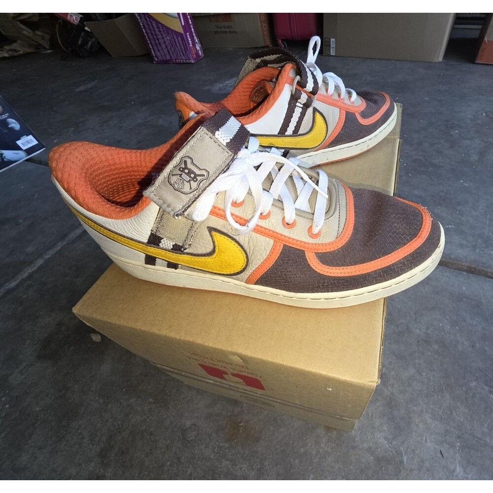 Nike Men’s Low Top Athletic Sneakers Brown/Orange/Yellow/White Lace-Up